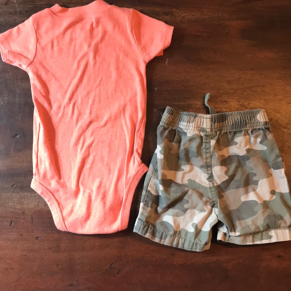 Onsie & Short Set 12Mo. - Picture 4 of 4
